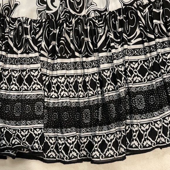 Alberto Makali Black/White Sz 6 Skirt. - Picture 3 of 6